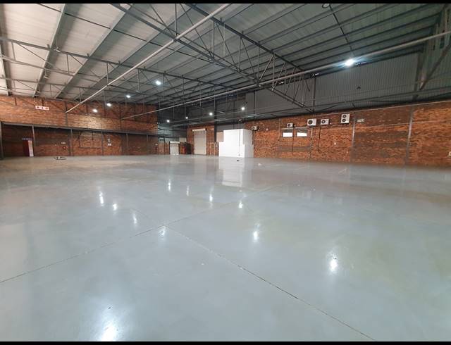 2,805M² WAREHOUSE FOR SALE IN ORMONDE